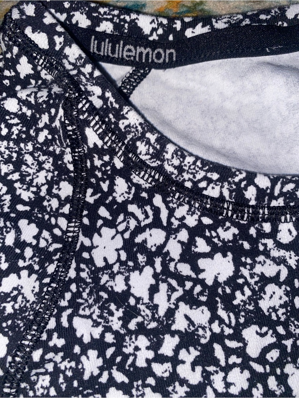 lululemon athletica Black and White Floral Crewneck Top - Picture 3 of 3